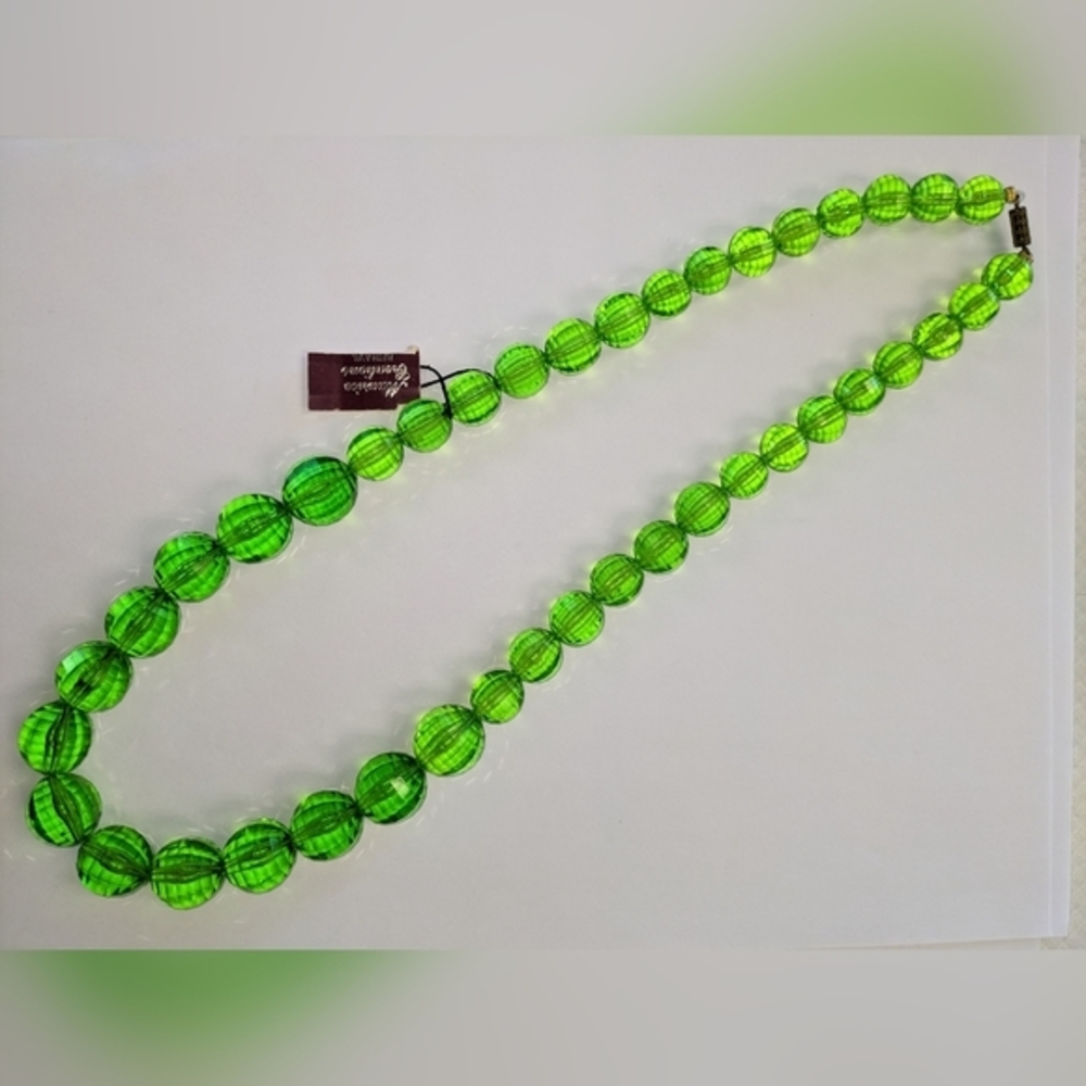 NOS NWT FIFTH AVE. GORGEOUS GREEN FACETED NECKLACE